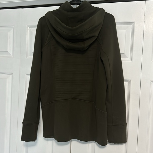 Lululemon Radiant Hood Jacket in Dark Olive - Picture 2 of 5